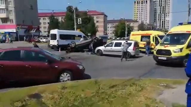 Шесть автомобилей столкнулись в Чебоксарах смотреть онлайн