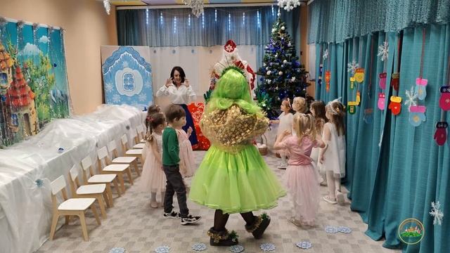 Новогодний праздник в детском саду "Маленькая страна" в 2022 году. смотреть онлайн