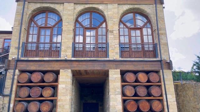 Сняли бюджетные номера в Баку/Кушаем в МаDo /как провести время смотреть онлайн