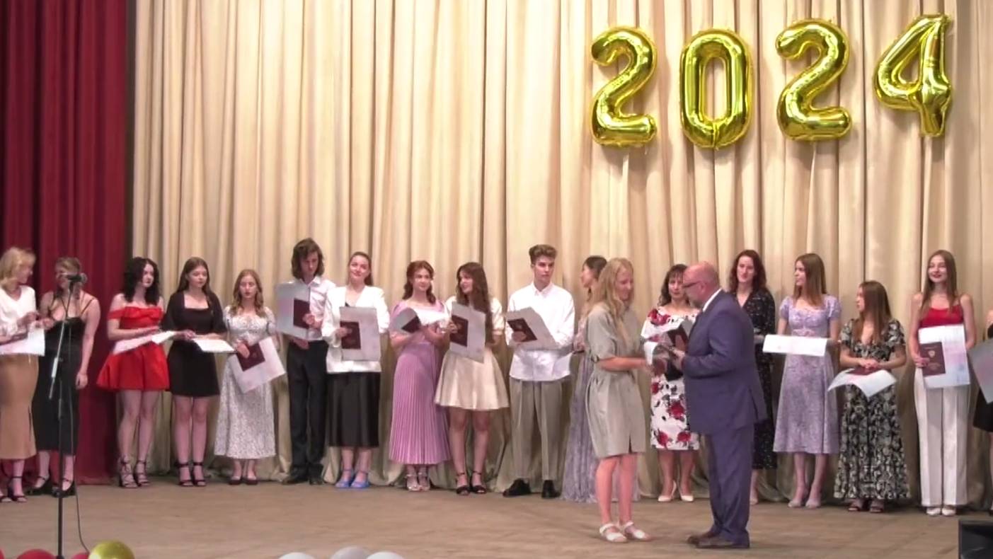 В Волгоградской консерватории им. Серебрякова прошел выпускной вечер смотреть онлайн