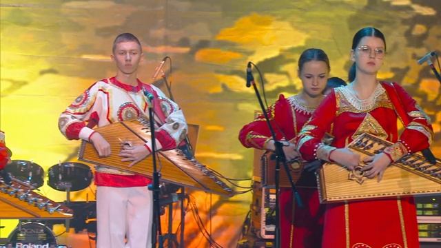 В Ростове Великом - Е. Дербенко (Детский образцовый ансамбль гусляров «Купина»)