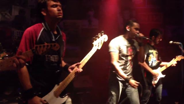 Prowler - Wasting Love[Iron Maiden cover - Orbita - 30|08|2013 - Fortaleza- CE] смотреть онлайн