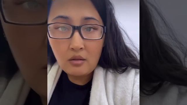 В Уральске директор кинотеатра пригласила переночевать россиян в кинотеатре. смотреть онлайн