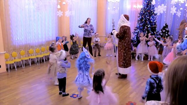 Новогодний утренник в "Божьей коровке" 25.12.2018 смотреть онлайн