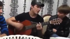 На свете роза одна цвела....