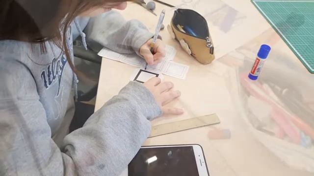 Урок по предмету "Основы дизайна и композиции", тема "Макетирование" смотреть онлайн