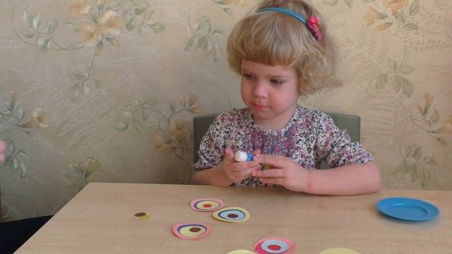 Цветы. Аппликация из цветной бумаги на 8 марта. Поделка для детей 3 - 4 лет своими руками. смотреть онлайн