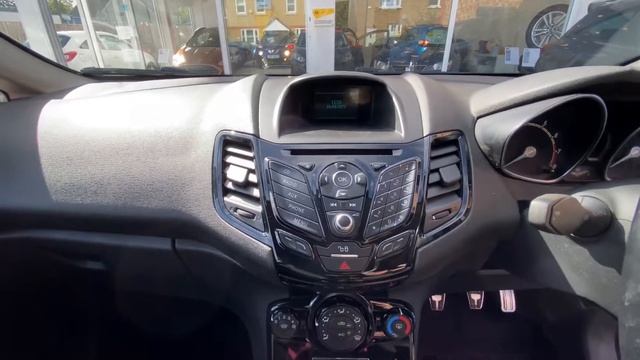 Ford Fiesta 1.0T EcoBoost Zetec S Black Edition Euro 6 (s/s) 3dr смотреть онлайн