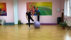 Силовая тренировка с фитболом