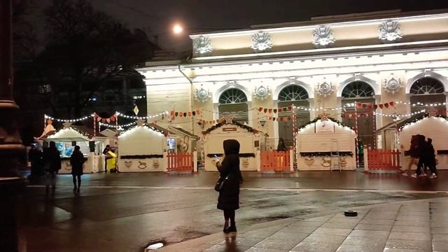 Круговая панорама предновогодней Манежной площади в Санкт-Петербурге... смотреть онлайн