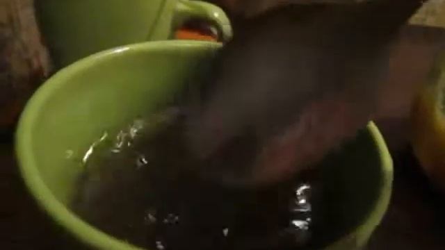 МЫСЛИ ВСЛУХ 2.0 Лечим простуду медом липой картошкой и луком смотреть онлайн