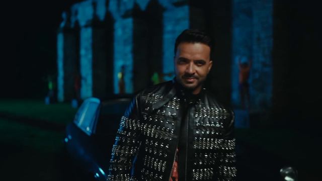 Hiba Tawaji and Luis Fonsi - Que Sera Sera (Law Nebka Sawa) (Official Music Video) смотреть онлайн