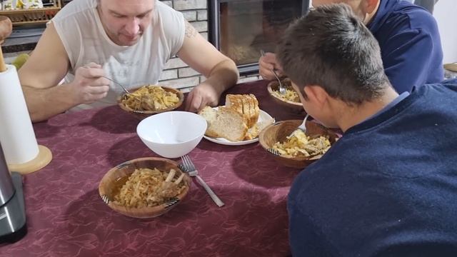 Сюрприз от друга Юрия . Ремонт в старом доме плавно переходит на чистовую отделку . смотреть онлайн