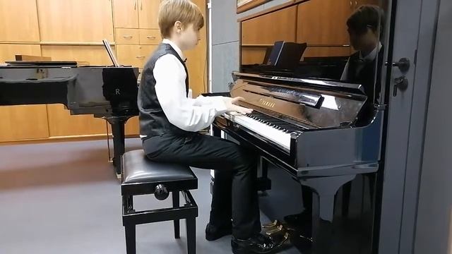 Самсонов Кирилл 6 класс. Э. Григ. "В пещере горного короля" из сюиты "Пер Гюнт". смотреть онлайн