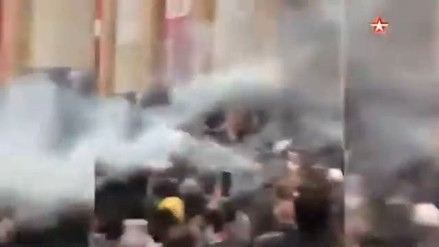 Участники протестной акции устроили рейв перед зданием парламента в Тбилиси смотреть онлайн