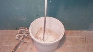 Нужен строительный миксер? Самодельная насадка на шуруповерт!