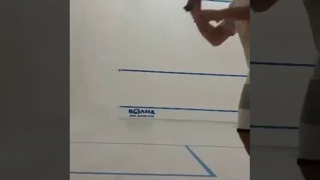 Сквош в Харькове. Фитнес клуб Волна. Тренируем драйв слева. смотреть онлайн