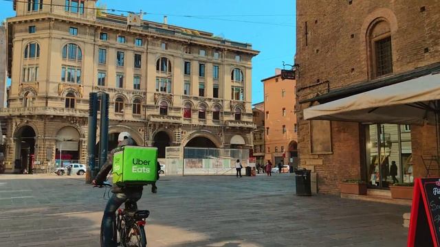 Жарко? Холодно? Закрытая Болонья на локдаун. прогулка по городу. Италия. смотреть онлайн