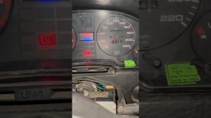 Неработает тахометр и правая сторана подсветки Ауди 80 Плата счета приборов ремонтируем проверяем ?