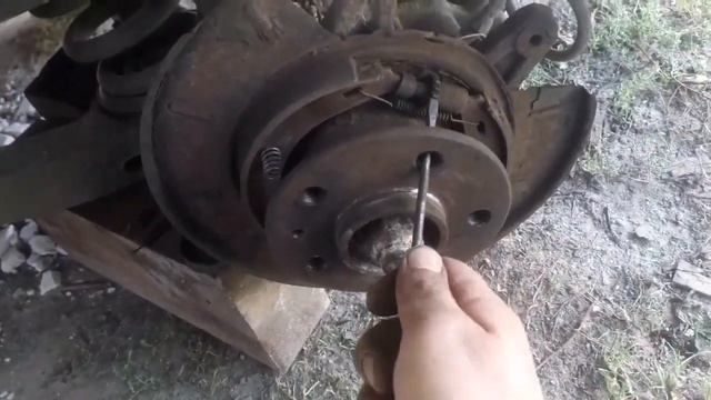 Регулировка стояночного тормоза "ручника" ножника Мерседес W638, W123, W190, W124, W210 и другие смотреть онлайн