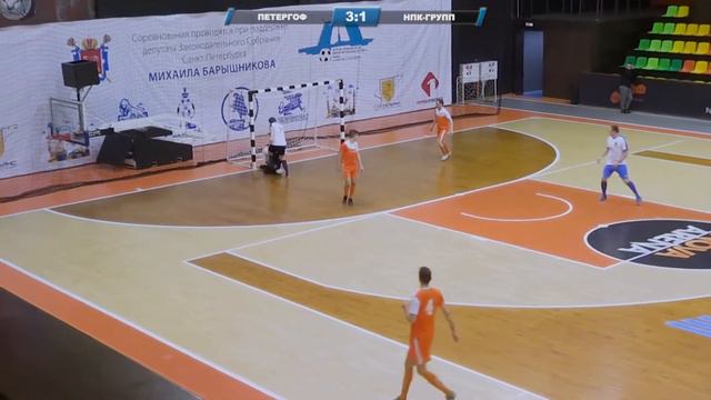 Чемпионат среди ветеранов. Петергоф - НПК-групп 7:3 (видеообзор) смотреть онлайн