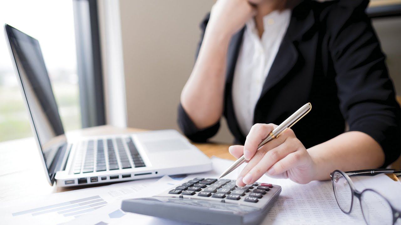 ВЫБОР БУХГАЛТЕРА В ЧЕРНОГОРИИ