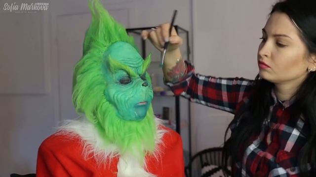 The Grinch Makeup Tutorial by Sofia Markova/ Гринч - грим на рождество смотреть онлайн