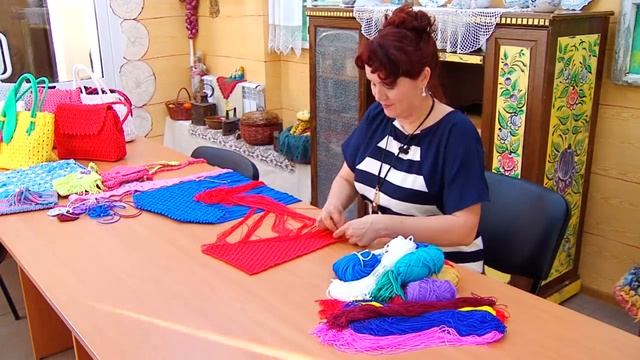 Амурская рукодельница создает копии европейских брендовых сумок смотреть онлайн