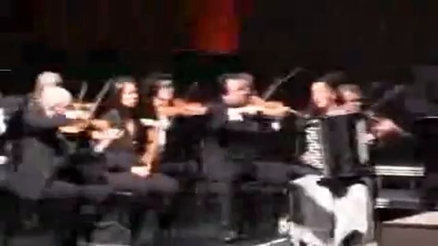 Piazzola - Five Tango Sensations - Hanzhi Wang, accordion, Darryl One, conductor смотреть онлайн