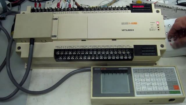 Mitsubishi Electric F1-60MR Sequencer (MELSEC - F) F1 series　動作確認 смотреть онлайн