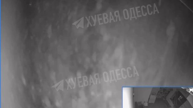 ?Одесса горит ❗️Момент одного из взрывов с камеры видео-наблюдения❗️ смотреть онлайн
