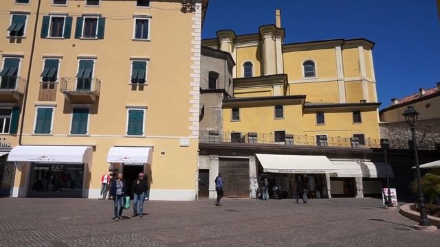 ITALY'S stunning Venetian ?️ town RIVA Del Garda - what to see! ? смотреть онлайн