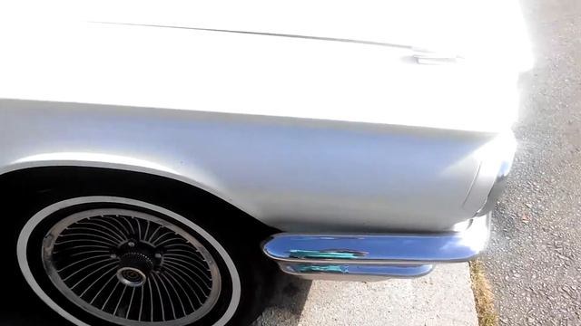 Looking at the 1964 Ford Thunderbird смотреть онлайн