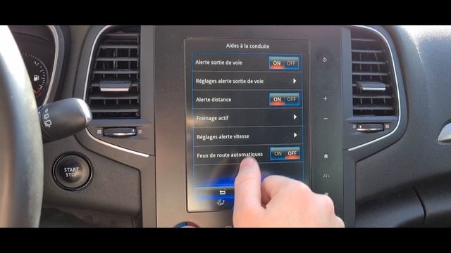 LES FONCTIONNALITEES DU TABLEAU DE BORD DE MA MEGANE 4 ! смотреть онлайн