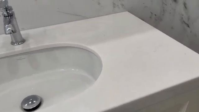 Белая столешница из мрамора White Crystal в Москве на заказ смотреть онлайн