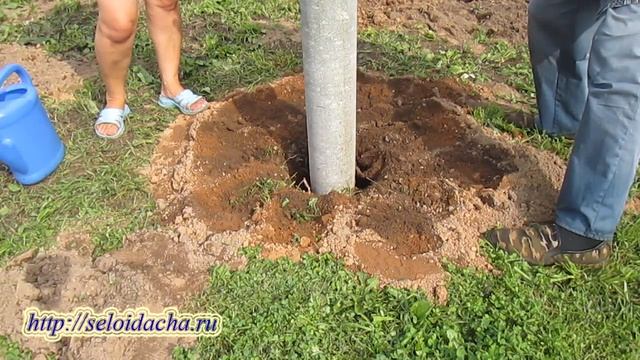 Строим каркасный дом своими руками (часть 3). Закапываем свайный фундамент из асбоцементных труб. смотреть онлайн