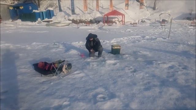 Рыбалка на водоёме в Савельево-2 11.02.17 смотреть онлайн