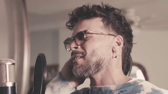 Leonel García, Dani Martin, Pedro Capó - De Rodillas (Video Oficial) смотреть онлайн
