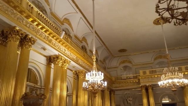 Гербовый зал Эрмитажа Зимнего Дворца. Восстановлен после пожара 1837 года архитектором Стасовым. смотреть онлайн