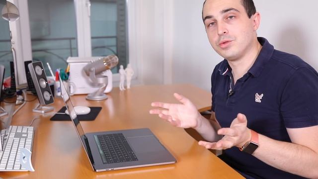 Touch Bar et MacBook Pro 15" 2016, la démo ! (en français) смотреть онлайн