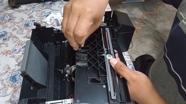 EPSON L1110 Como Desarmar Limpiar Desmontar Abrir Destapar Reparar Arreglar