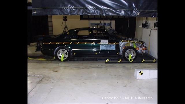 1997-2002 Audi A8 (D2 - Typ 4D) Full-Overlap Frontal Crash Test (Aluminum Structure Analysis)