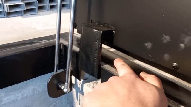 Люк напольный с газовыми амортизаторами, монтаж , нюансы при изготовлении . смотреть онлайн