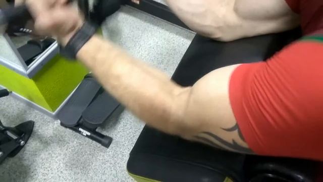 Качаем бицепс в KINGE 2017! ;)))