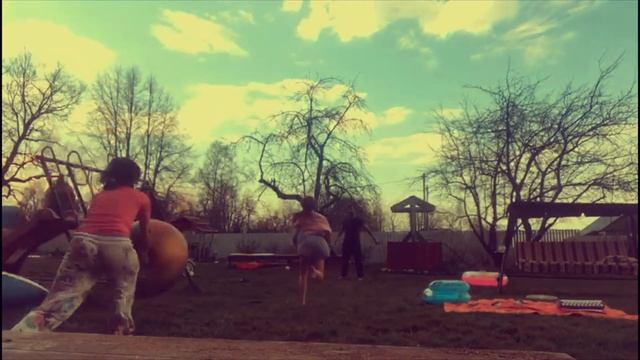 ФИТБОЛ, как с ним играть * Как провести выходной * ВЕСЕЛО. смотреть онлайн