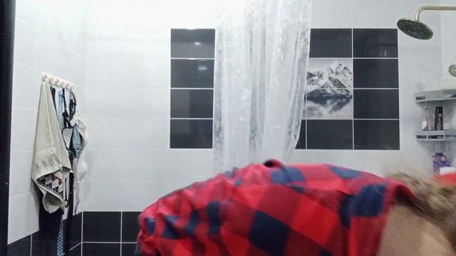 чищу зубы дватцать раз!😱 почистила зубы дватцать раз! и мне стало немного плохо! ешьте витамины! смотреть онлайн