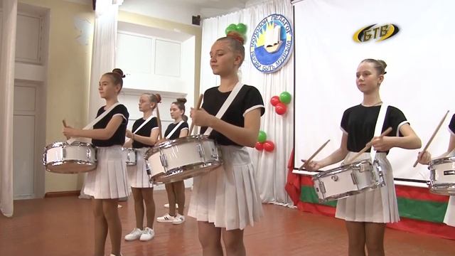 Под барабанную дробь смотреть онлайн