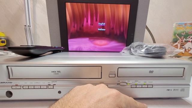 VIDEOREGISTRATORE VHS DVD PLAYER DURABRAND H9713BD 4 TESTINE STEREO PERFETTO IN TUTTO CON TELECOMAN смотреть онлайн