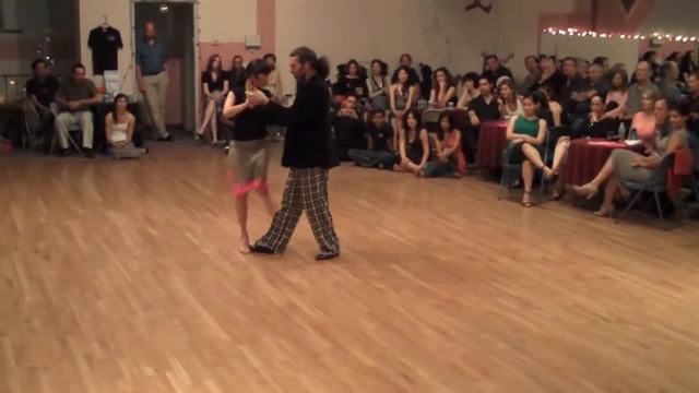 Damian & Tara perform at Milonga Sin Nombre in San Diego 30 July 2009 смотреть онлайн