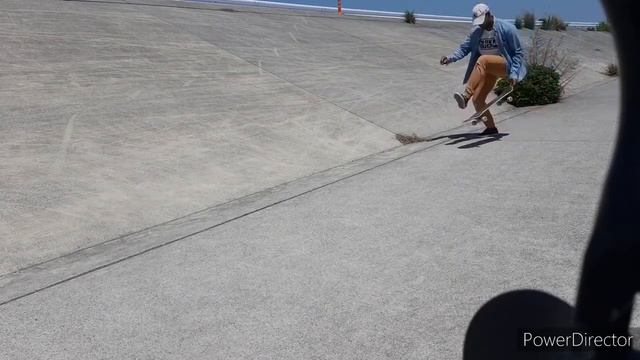 embarrassing skater dad palying guitar on skateboard then does some random tricks смотреть онлайн